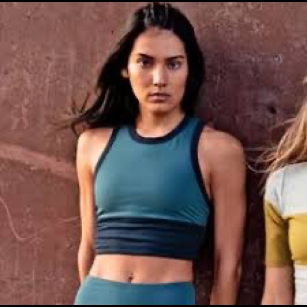 New Balance Relentless blocked crop bra